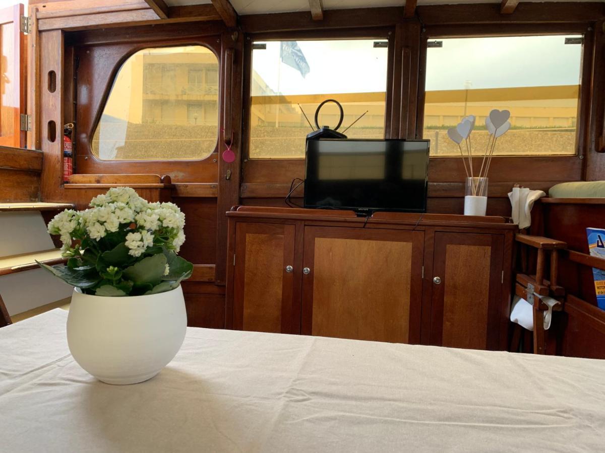 Port Deauville Yacht Vintage ภายนอก รูปภาพ