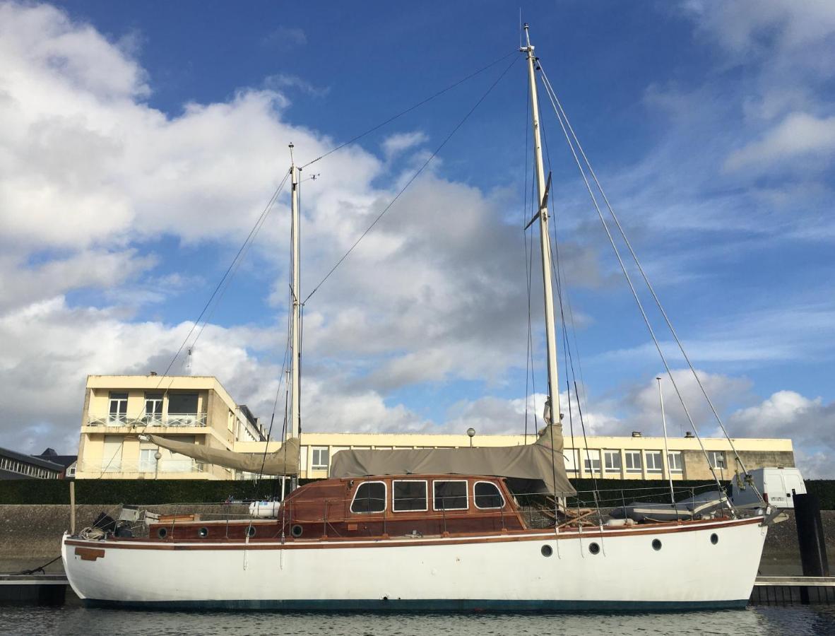 Port Deauville Yacht Vintage ภายนอก รูปภาพ